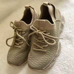 Sneakers size 10 toddler worn once